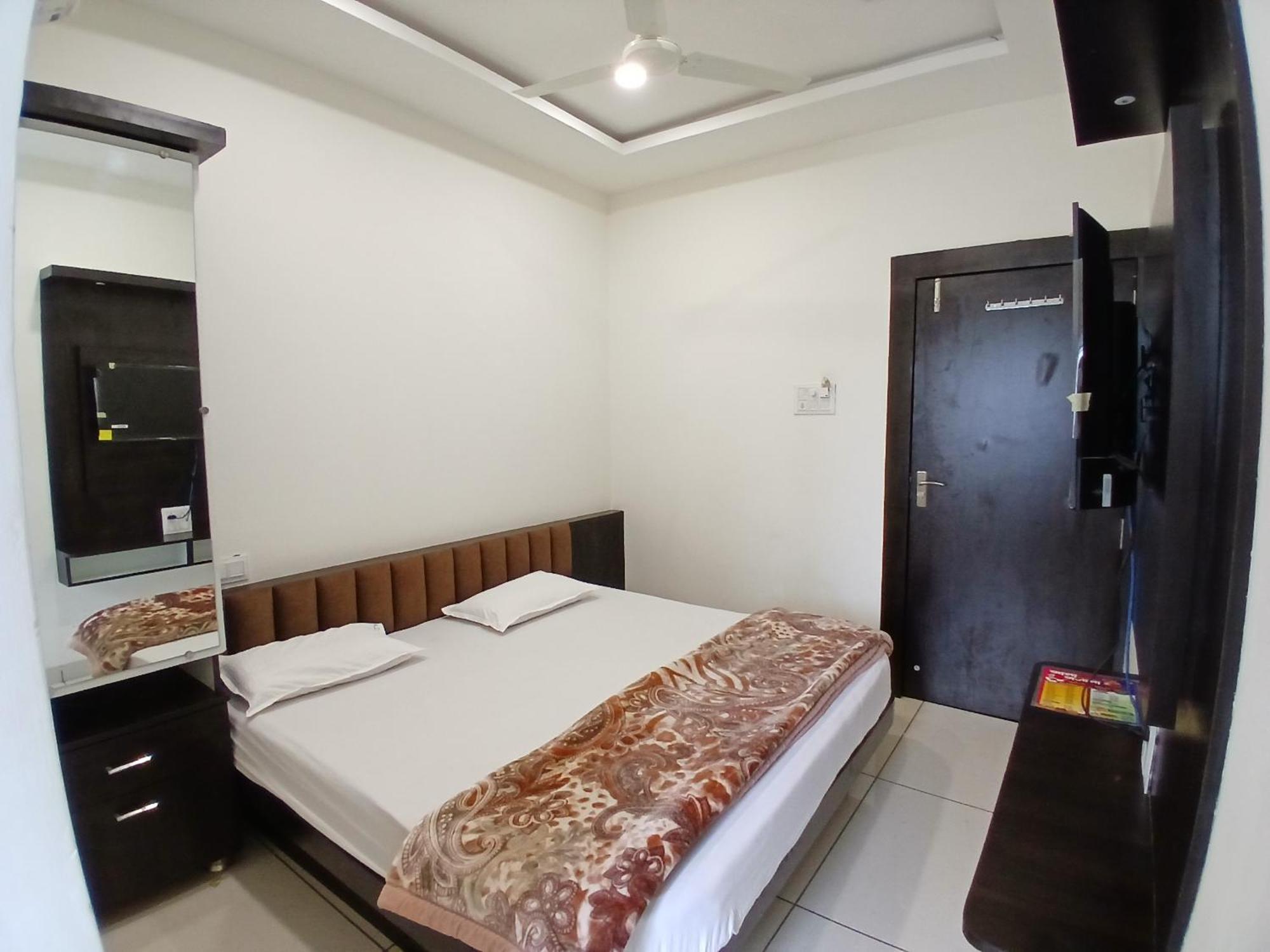 Hotel Jyoti Shree Ujjain Exterior foto